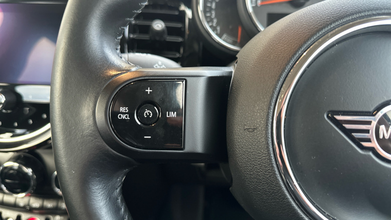 MINI Hatchback 1.5 Cooper Classic 5dr Auto Petrol Hatchback